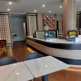 The Rich Cafe & Hostel - 4