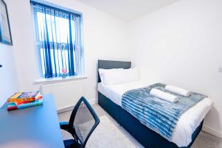 Spacious 4BR Cardiff Home with Free Parking - 5