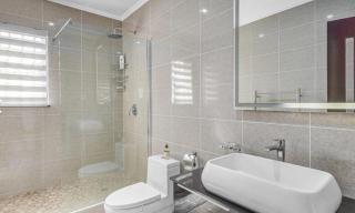 Boetie & Sons Sandton Stay - 2