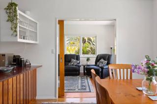 Grandview Escape - Quiet Comfort near Beach and Cafes - 3