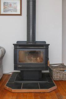 Bayside Cottage - Leafy Stay near Rye Beach and Dining - Blairgowrie - 3