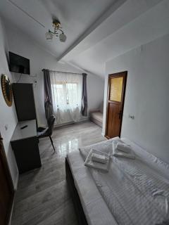 CAMERE de ÎNCHIRIAT DARIA - 4