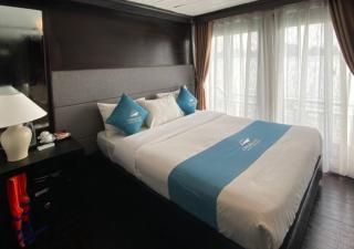 Oasis Bay Party Cruise - Ha Long Bay Tour - 4