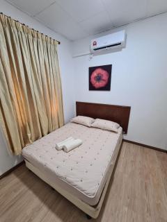 Safaira Homestay - 4