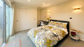 独立出入,专属卫浴 阳光舒适大床房 - 2