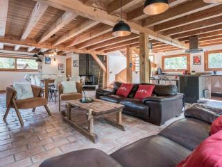 Chalet CLADIE - Private Jacuzzi & Sauna - View of Mont Blanc range - By Cozee Rentals - 2
