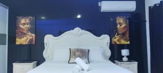 Jack Kandi Grosvenor Square - 1