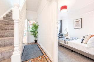 LongStay Whitchurch Rd 4BR House with Parking and fast Wifi - 7