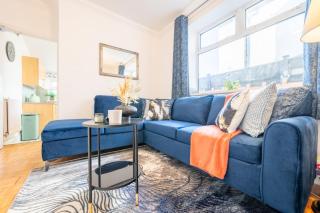 LongStay Whitchurch Rd 4BR House with Parking and fast Wifi - 5