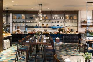 Renaissance Riverside Hotel Saigon - 9