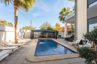 Exclusive Villa City, Beach & Golf - 8