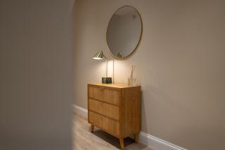 Stunning 2 Bedroom Apartments - City Centre Location, Free WiFi, Free Parking, Spacious Accommodation, Comfort and Style, Freshly Rennovated - 6