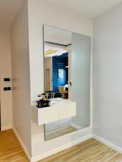 Lux 2bed highrise with city and ocean views in Victoria Island - 1