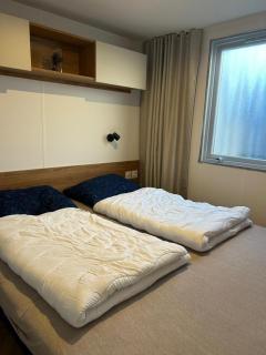 Chalet Aventura 1-6 pers- 3 slaapk- 2 badk- Berging- Inchecken al vanaf 13 uur - incl gebruik koffie en thee - 5