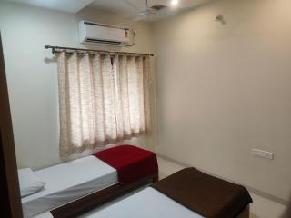 Corner apartment, 2BHK with good privacy, parking - 3
