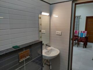 Corner apartment, 2BHK with good privacy, parking - 8