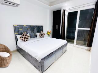 Hotel 24 Stay - Near Max Hospital - 9