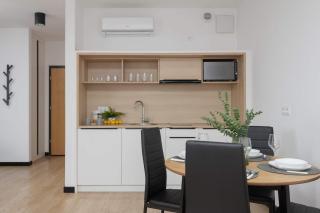 Spacious Studios Zamoyskiego Near PGE with Parking by Noclegi Renters - 1