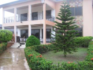 Ghouse - Ideal For Friends - family And Corporate - 1