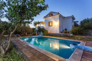 Μeropi & Natalia Villas - 0