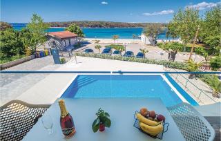 Gorgeous Apartment In Punat With Pool - 0