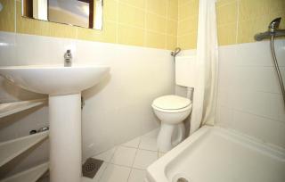 Beautiful Apartment In Drvenik With Wifi - 1