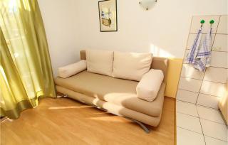 Lovely Apartment In Zivogosce With Sea View - 9