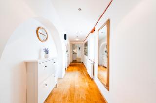 Huge 4 Rooms Charles Bridge Apartment - 5