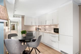 Super Central Modern 2BR , Newly Renovated - 4