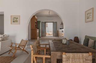 Siora of Paros - Ammiralis & Castelis - Naousa - 3