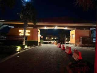 Luxury Chalet in Mountain View 2 , El-Sokhna with Sea View , Pool View and Garden View Families Only "Heated Pool" - 4