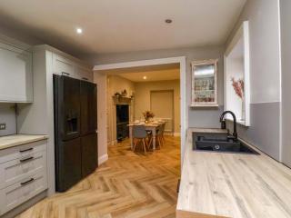 59 Moorland Road - 2