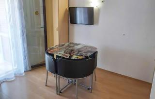 Nice Apartment In Zivogosce - 1