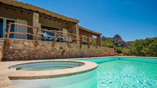 Futura anima sarda, villa sul tramonto con piscina privata - 2