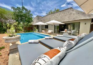 WildlifeEstateVilla-Pool-Boma-Bushlife - 9