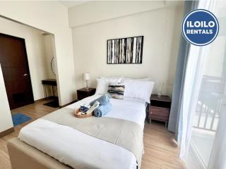 Luxury 1-Bedroom Stay at Saint Honore - 9