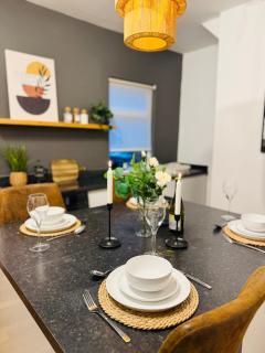 Stunning 3-Bed Games Room Manchester - 1