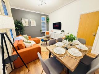 Stunning 3-Bed Games Room Manchester - 0