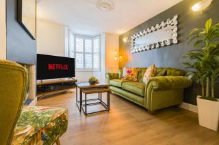 Elegant 4BR Seaside Stay - fast Wi-Fi - Kemptown - 3