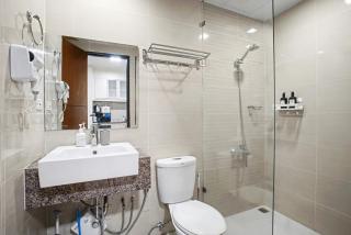 BGC High Rise, Uptown Mall Link, 5G WiFi, Pool, Ste 19 - 2