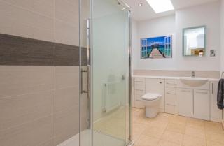 Countryside 2 Bed Bungalow with Stunning Views - 7