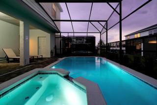 Elegant 7Beds 55 Baths Sleeps 14 - Windsor Cay - 0