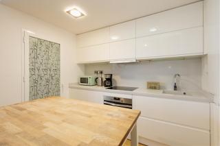 Spacious apartment, with private terrace and large communal pool and tennis courts, in Puerto Banús - 5