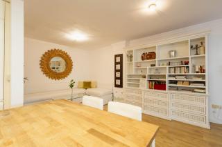 Spacious apartment, with private terrace and large communal pool and tennis courts, in Puerto Banús - 4