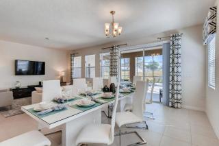 Poolside Paradise! - 1