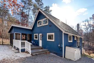 Modern Mountain Chalet with Stone Fireplace & Resort Amenities near Hedgesville, WV - 0