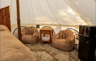 Cozy Bell Tent Retreat with Oak Bar Deck near Nature Trails, Honey Grove, TX - 8