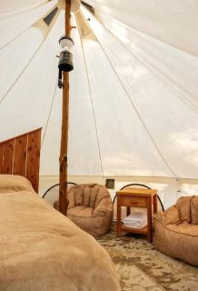 Cozy Bell Tent Retreat with Oak Bar Deck near Nature Trails, Honey Grove, TX - 4