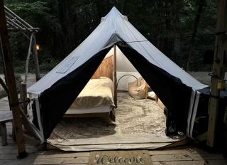 Cozy Bell Tent Retreat with Oak Bar Deck near Nature Trails, Honey Grove, TX - 3