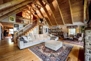 Luxurious Log Cabin with Game Room & Fireplace near Princeton in New Hope, Pennsylvania - 7